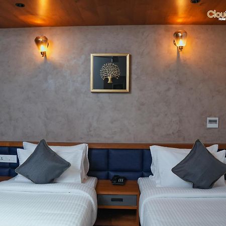 Hotel Cloud Bay Manjeri Exterior photo